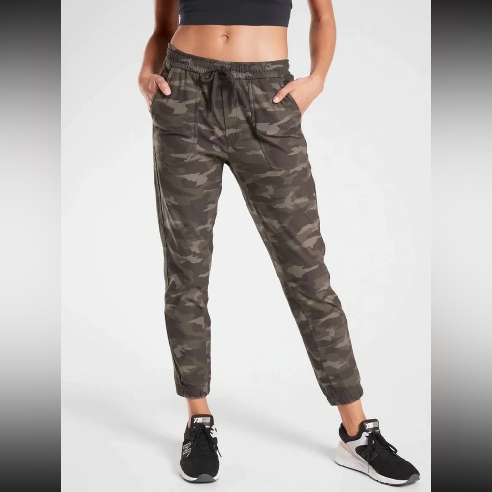 Athleta Farallon Camo Jogger